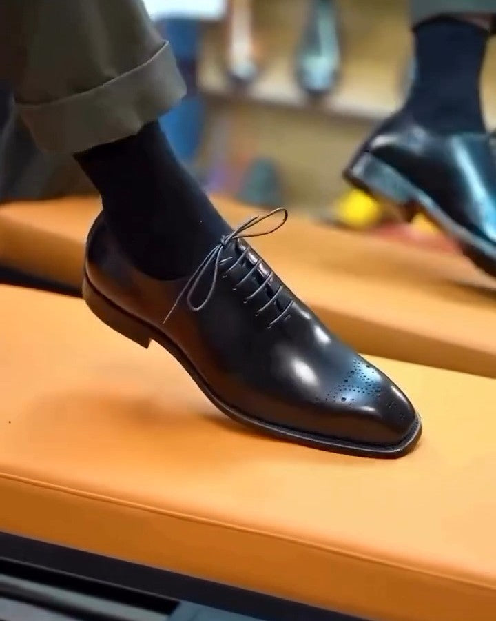 Whole Cut Wingtips Oxford Black Leather shoes