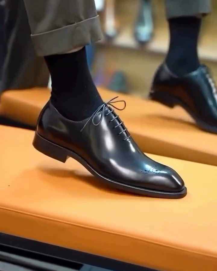 Whole Cut Wingtips Oxford Black Leather shoes