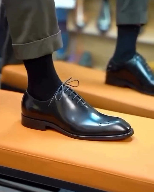 Whole Cut Wingtips Oxford Black Leather shoes